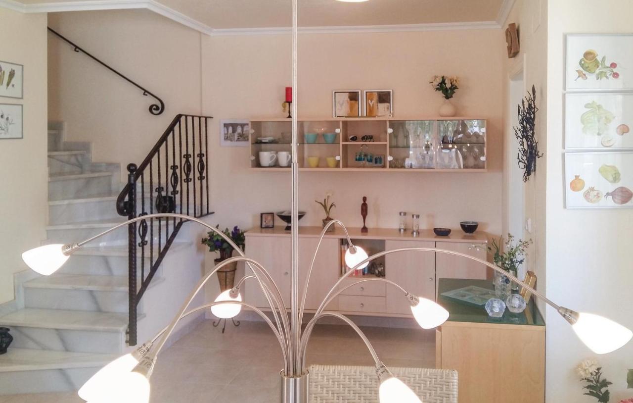 Cozy Home In Orihuela Costa With Kitchen Dehesa de Campoamor  Luaran gambar