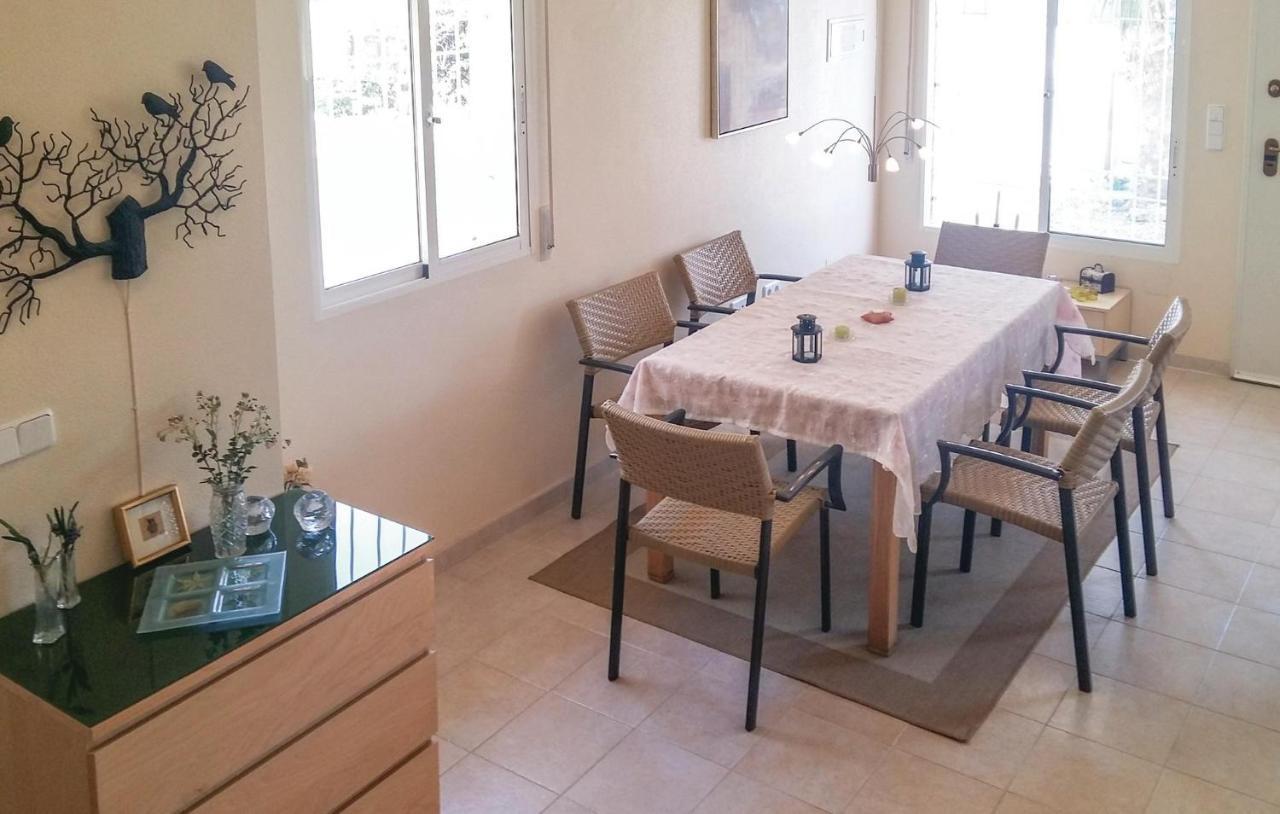Cozy Home In Orihuela Costa With Kitchen Dehesa de Campoamor  Luaran gambar