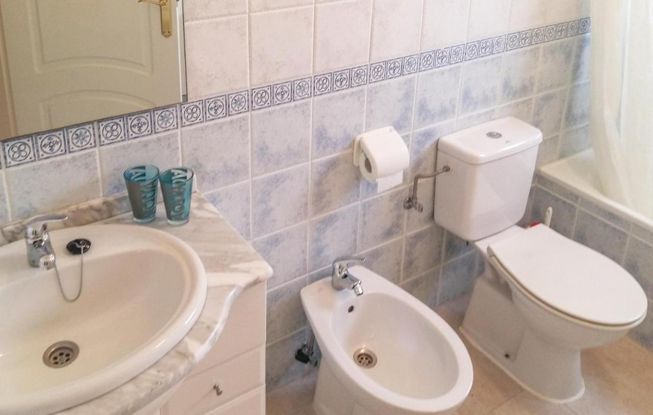 Cozy Home In Orihuela Costa With Kitchen Dehesa de Campoamor  Luaran gambar