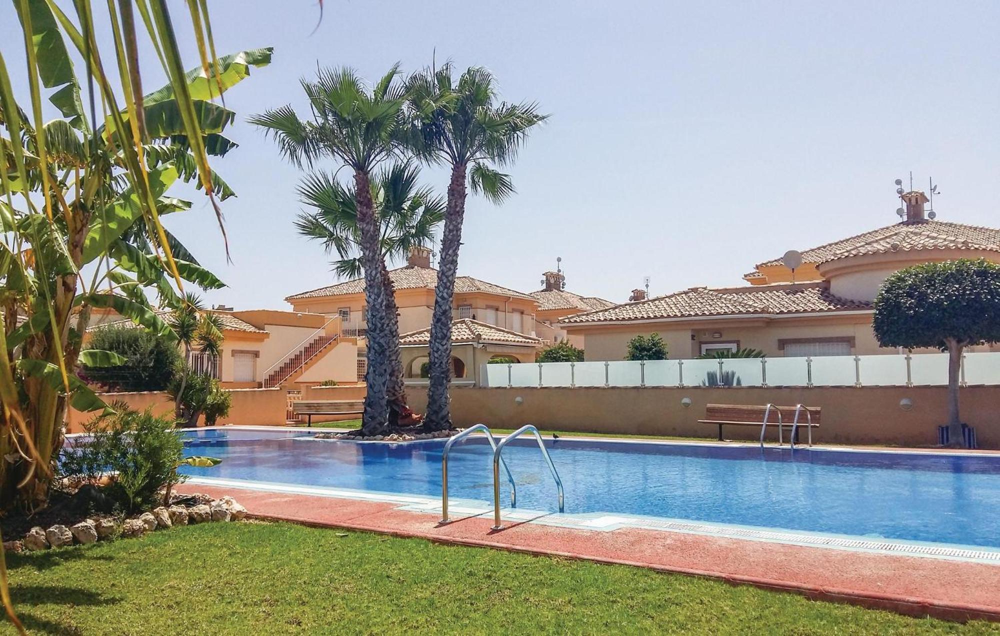 Cozy Home In Orihuela Costa With Kitchen Dehesa de Campoamor  Luaran gambar